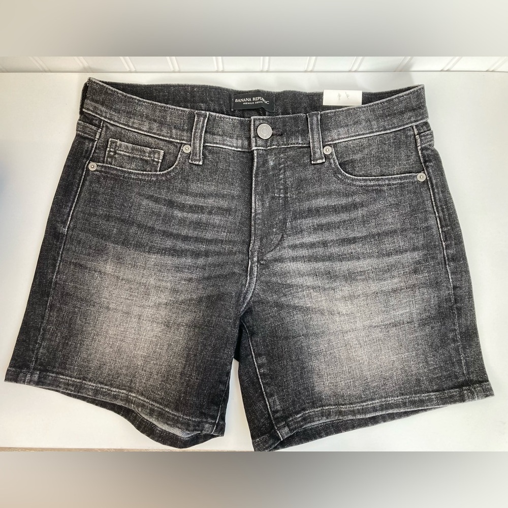 Banana Republic Premium Black Denim Shorts  Size 4  NWT